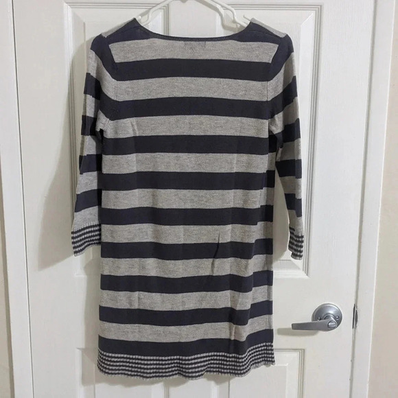Express 3/4 Sleeve Sweater Tunic Top, Color Light/Dark Gray Size L - Picture 2 of 7